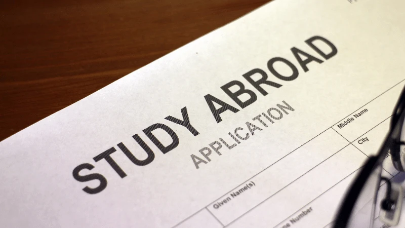 Illustration of the diploma legalisation process for foreign university admission